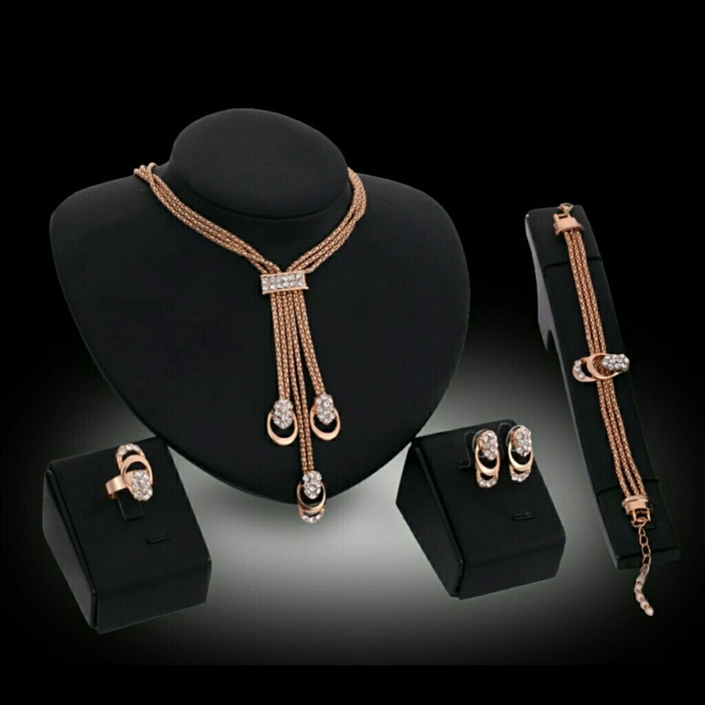 4PC Necklace Set Sum Sets are $8.ea♡$12.ea♡ $18.ea
